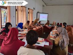 FGD di Dinas Sosial Dalam Kegiatan Penurunan Kemiskinan di Kota Pangkalpinang